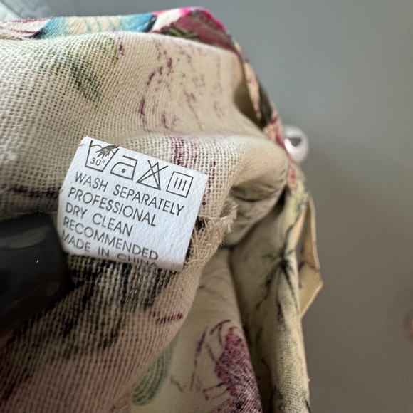 Floral Bibbed Overalls - Picture 13 of 14